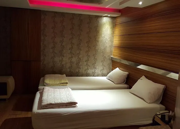Java Motel 2*